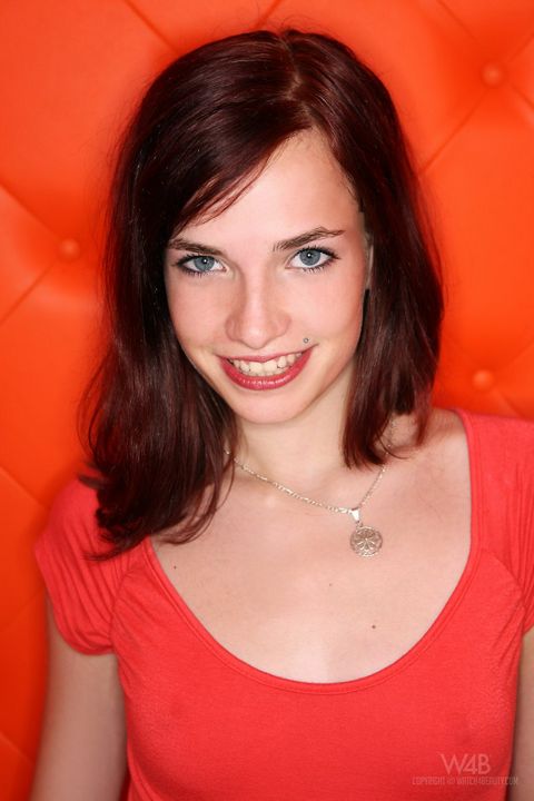        Leila Smith   !